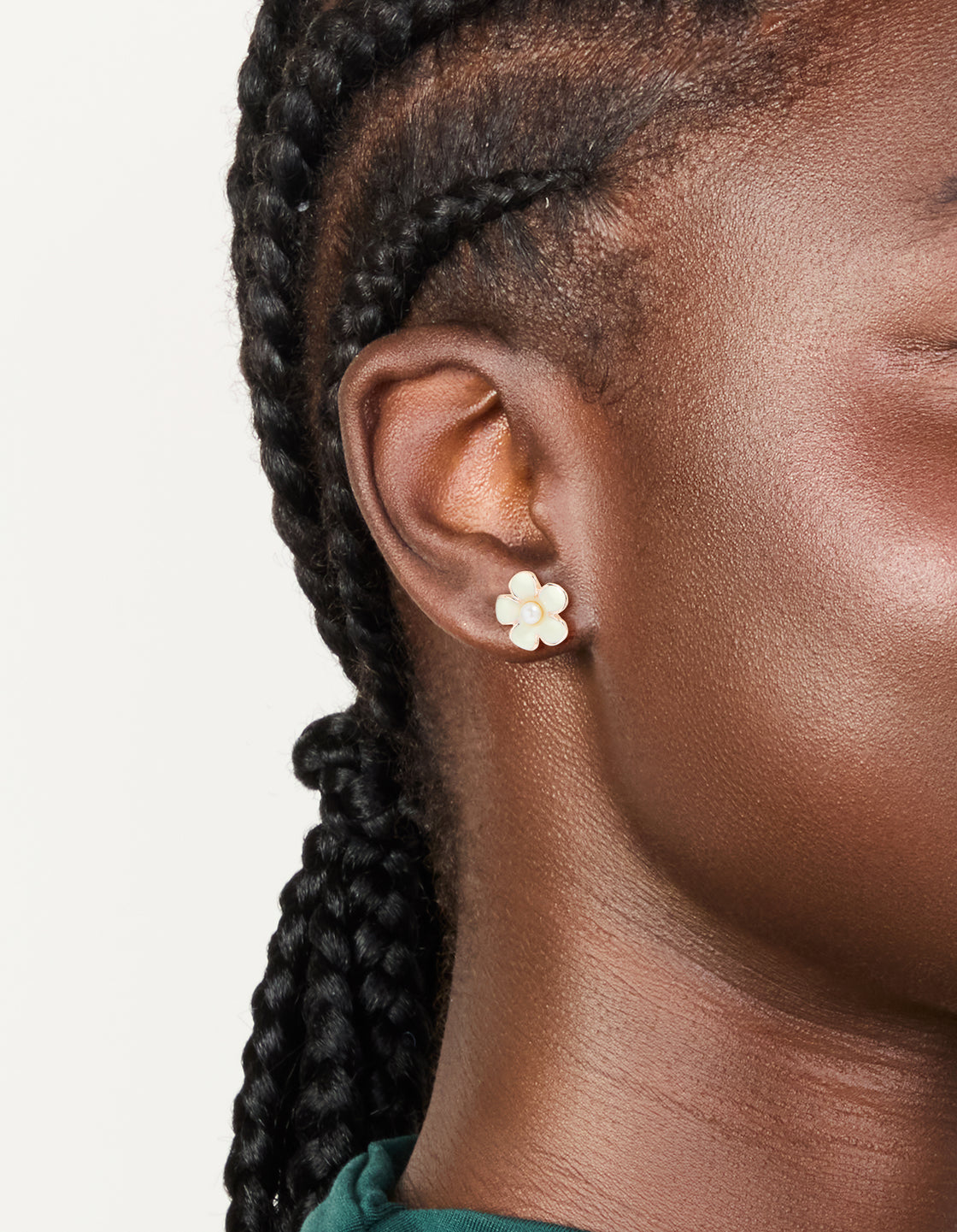Flower Daisy White Stud Earrings