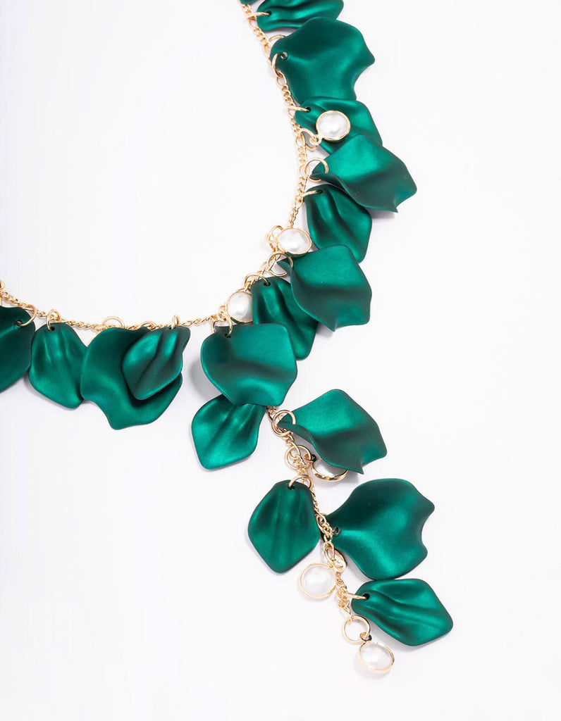 Green Iridescent Flower Petal Statement Necklace Lovisa green-iridescent-flower-petal-statement-necklace-lovisa