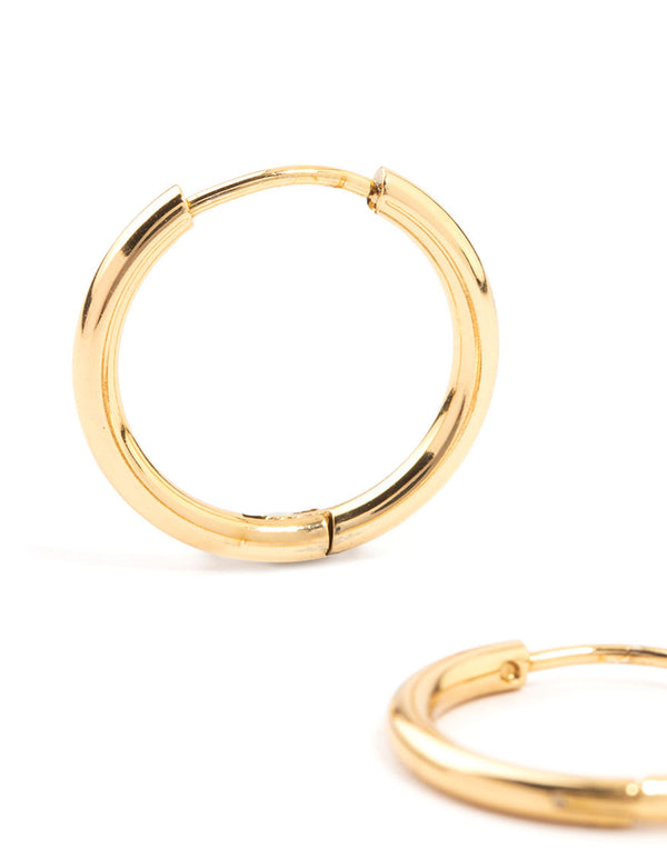 Highlighting waterproof gold plated stainless steel thin clicker earrings in 18 MM size close up view