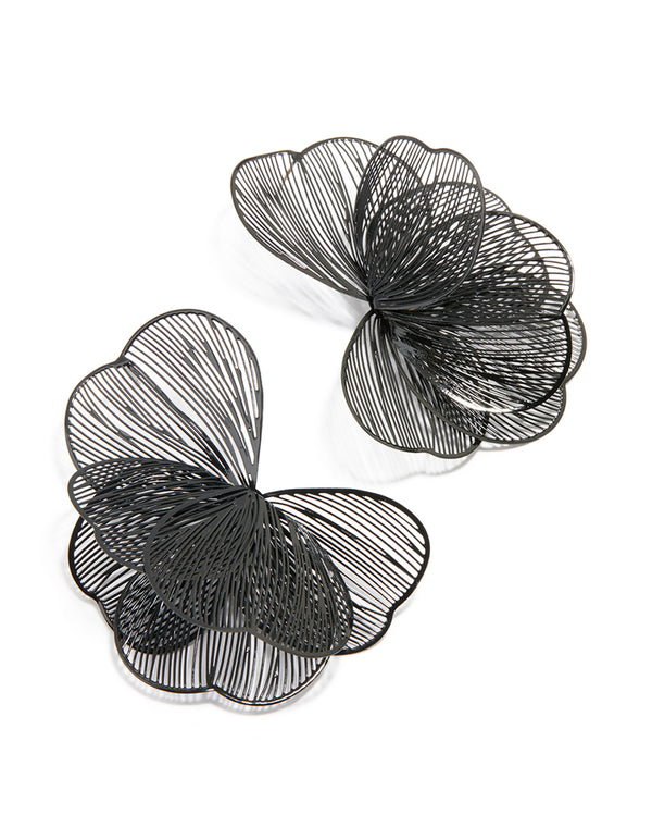 Black Coated Metal Wire Petal Stud Earrings