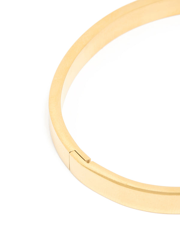 Highlighting the waterproof gold plated stainless steel diamante hinged bangle with precision hinge mechanism closure detail view