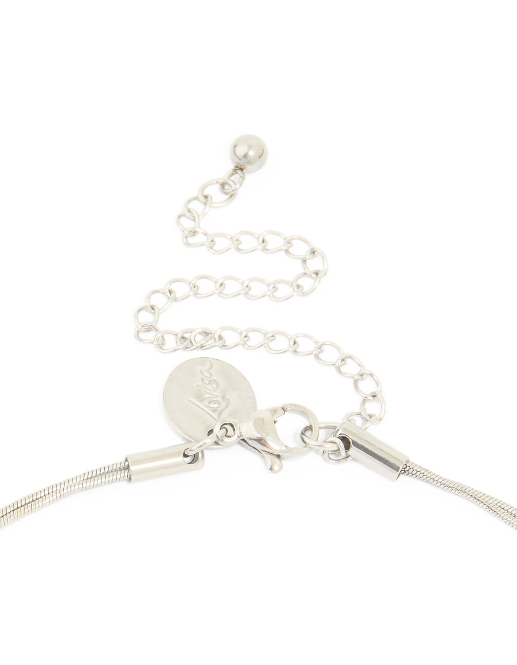 Showcasing the waterproof stainless steel pearl layered necklace clasp detail view