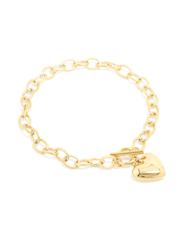 Featuring a waterproof gold plated stainless steel chunky heart charm bracelet front view