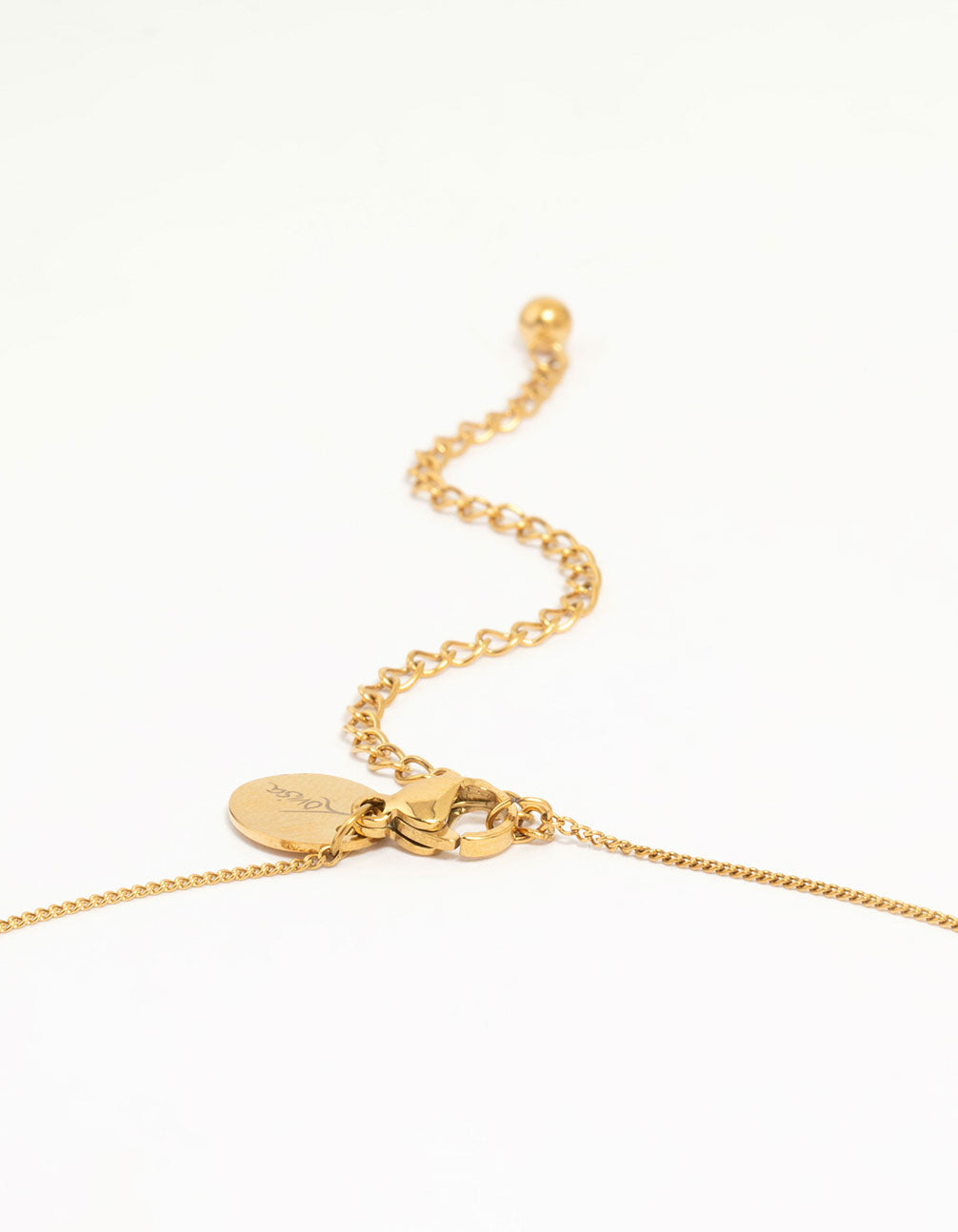 Detailed view of waterproof gold plated stainless steel freshwater pearl molten hoop pendant necklace clasp detail view