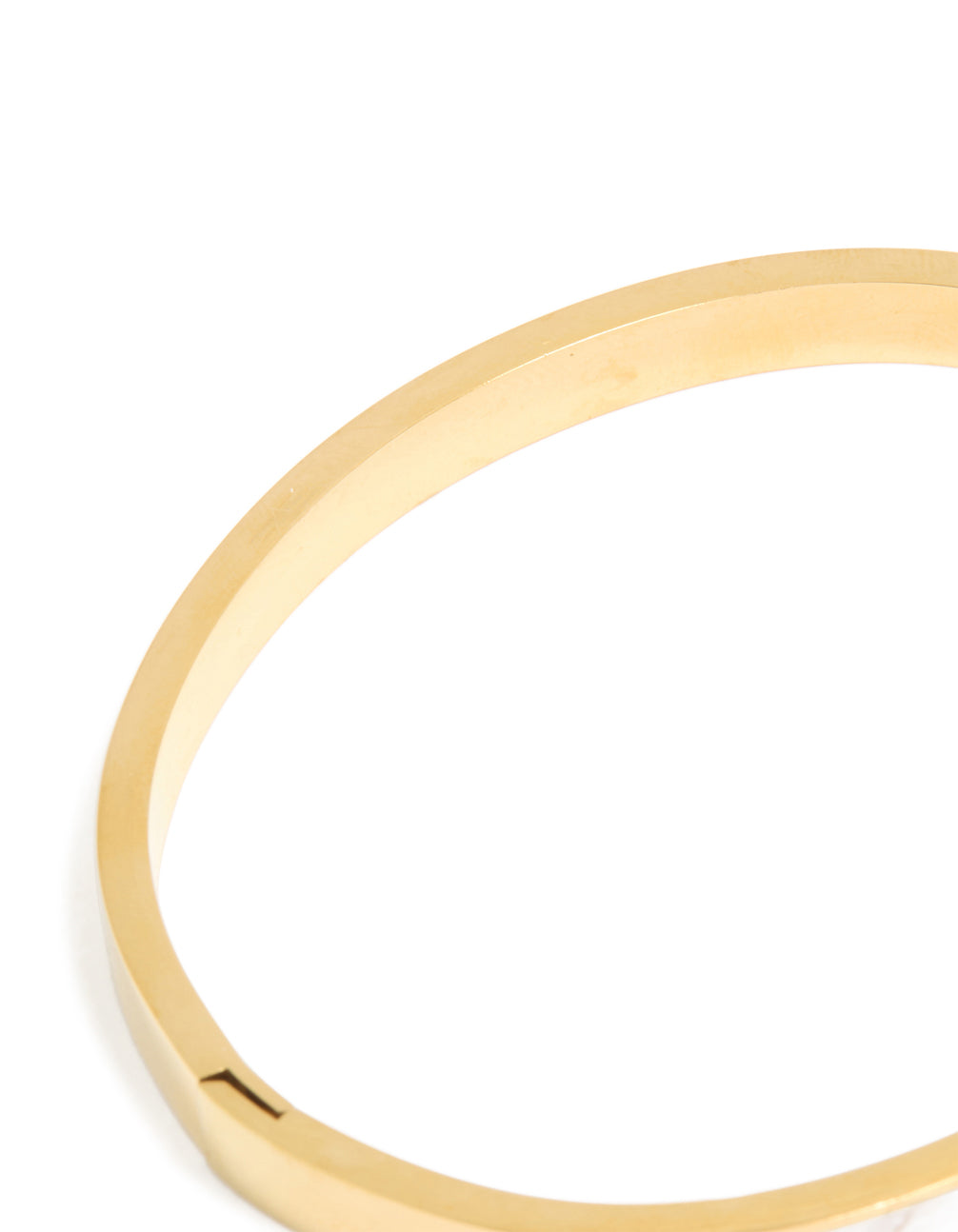 Crafted from waterproof gold plated stainless steel, this pearl inlay hinge bangle showcases dainty quality close up view