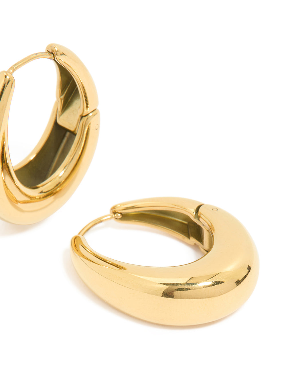 Highlighting waterproof gold plated stainless steel oval hanging hoop earrings with polished surface post detail view